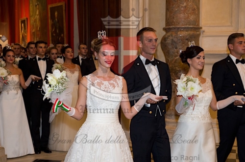 Gran Ballo apertura00058