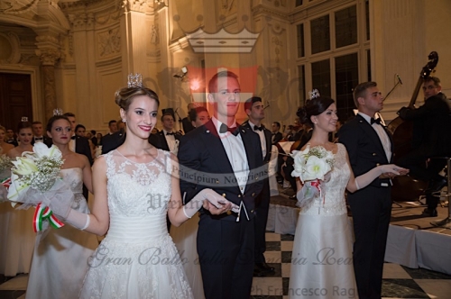 Gran Ballo apertura00541